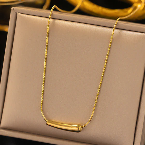 Noiré Drop Necklace