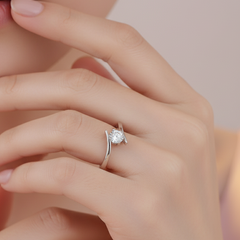 Éclat Solitaire Charm