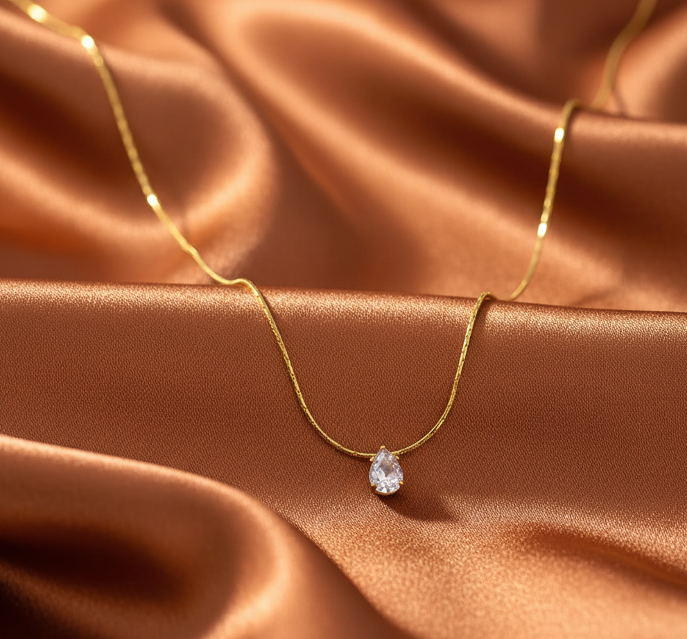 Oria Teardrop Necklace